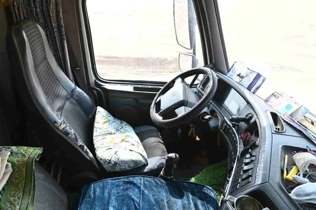 2012 Volvo FMX 370 6x4 Tipper Truck Cabin View - TK-0302