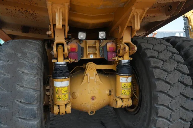 2012 cat 773E rigid dump truck hydraulics