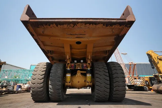 2012 cat 773E rigid dump truck undercarriage