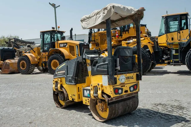 2013 Bomag BW90AD-5 Articulated Tandem Roller Front Right Image