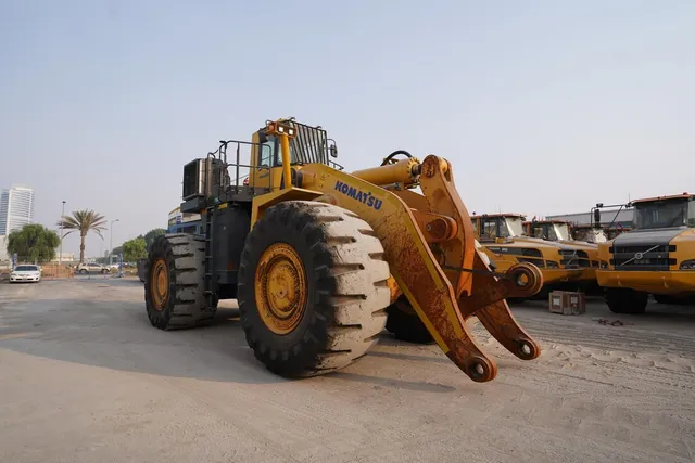 2013 Komatsu WA800-3EO Wheel Loader Front Right View