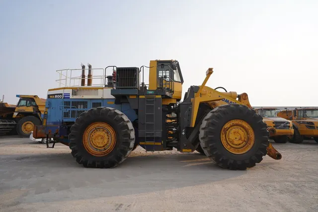 2013 Komatsu WA800-3EO Wheel Loader Right Side View