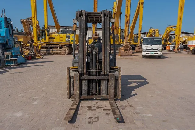 2013 TCM FDF30T3KT Diesel Forklift Front View