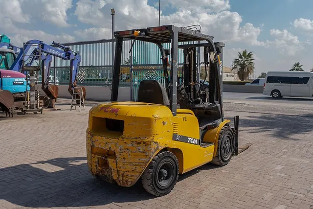 2013 TCM FDF30T3KT Diesel Forklift Rear Right View