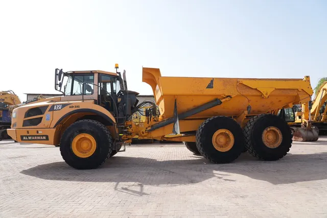 2013 volvo a35f articulated dump truck left side view