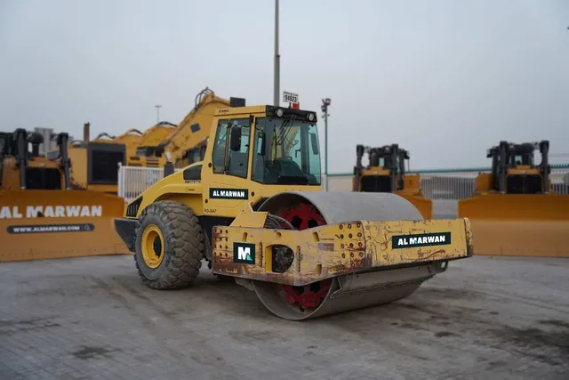 2014 Bomag BW 226 DH-4 Single Drum Roller Front Right View