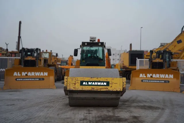 2014 Bomag BW 226 DH-4 Single Drum Roller Front View