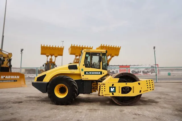 2014 Bomag BW226 DI-4 BVC Single Drum Roller Right View