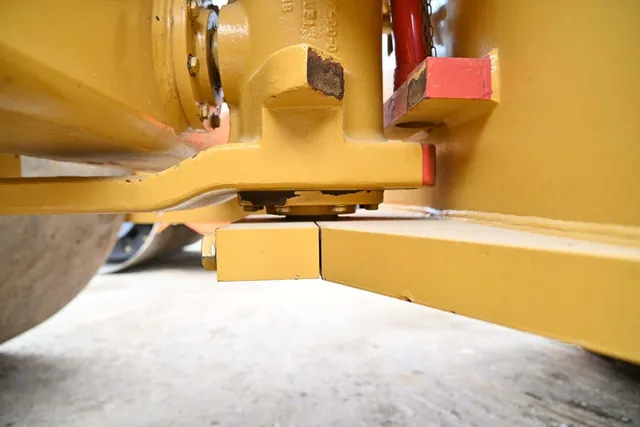 2014 Cat CS533E Single Drum Roller Undercarriage View - RO-0437