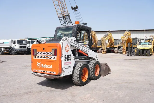 2015 bobcat s450 skid steer loader rear right view
