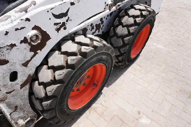 2015 Bobcat S450 Skid Steer Loader Tires View Image