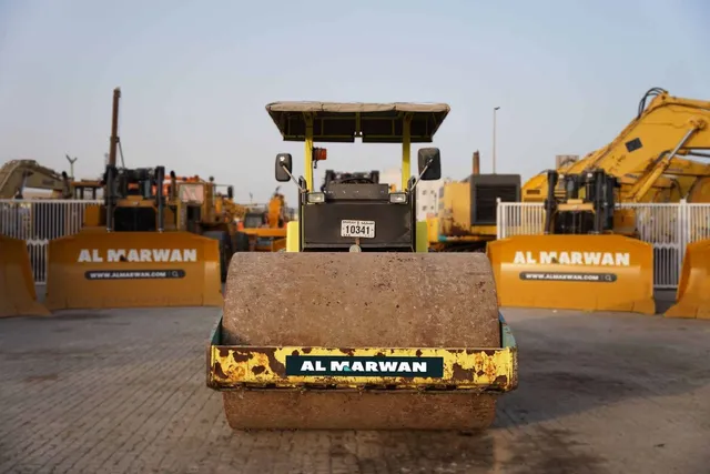 2017 Ammann ASC 100 Single Drum Roller Front View - RO-0329