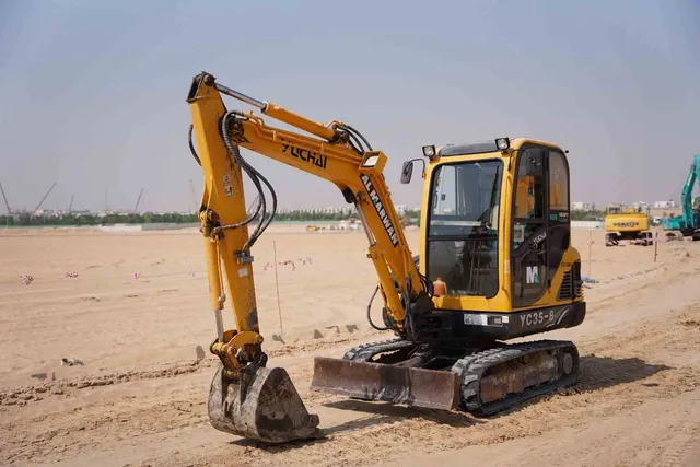 2017 Yuchai YC35-8 Mini Excavator Front Left View - EX-0388