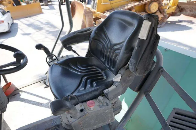 2017 ammann AV110X tandem roller cabin view