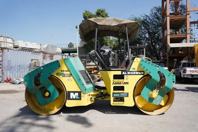 2017 ammann AV110X tandem roller right side view