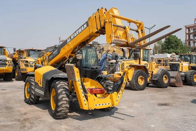 2017 JCB 540-170 Telescopic Handler Front Right View