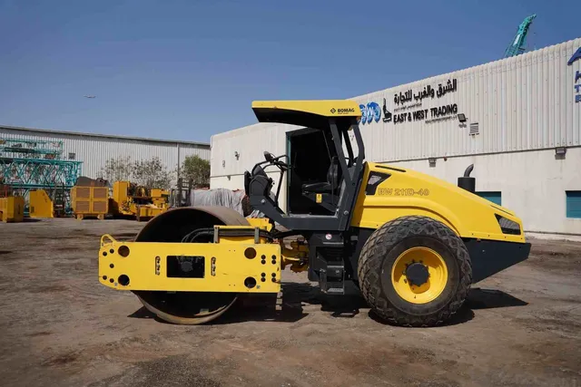 2018 Bomag BW 211 D-40 Single Drum Roller Left View - RO-0445