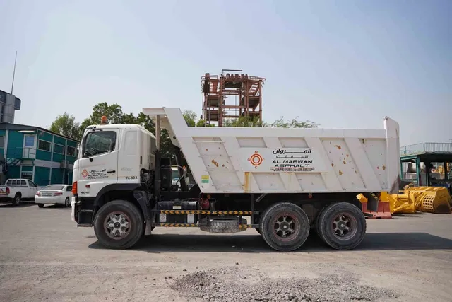 2018-hino-700-series-zs-4041-6x4-tipper-truck-left-view-tk-0394