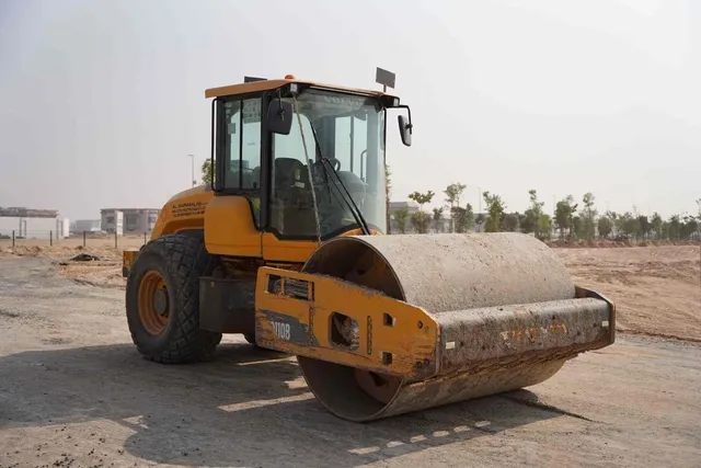 2019 Volvo SD110B Single Drum Roller Front Right View - RO-0342