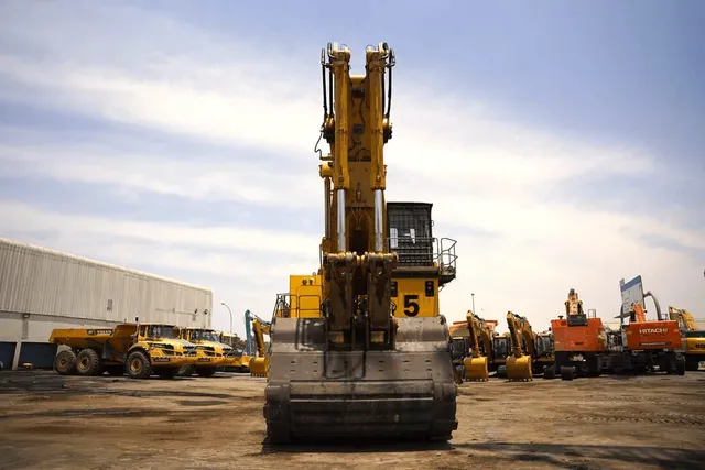 2019 Komatsu PC2000-8 Excavator Front View