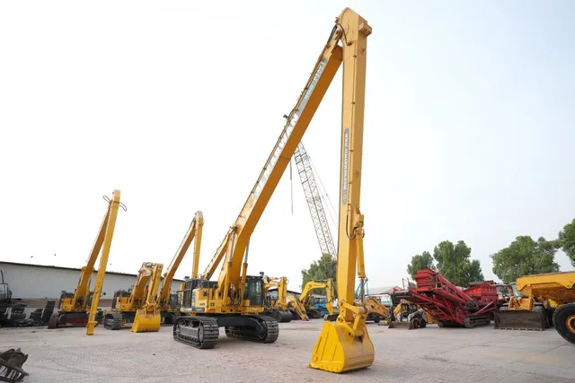 2019 Komatsu PC850-8R1 Long Boom Excavator Front Right View
