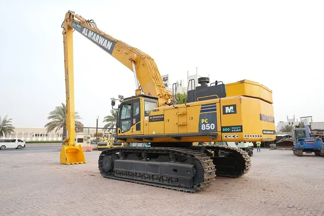 2019 Komatsu PC850-8R1 Long Boom Excavator Rear Left View