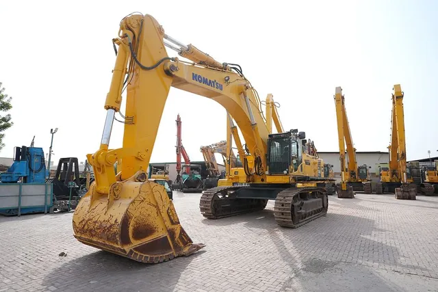 2019 Komatsu PC850-8R1 Track Excavator Front Left View