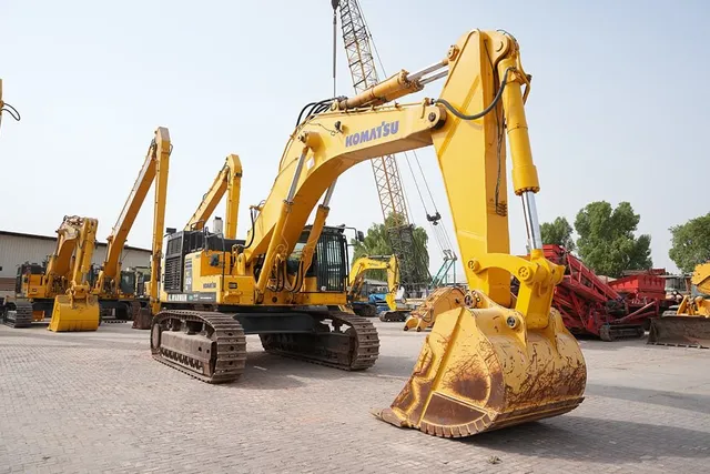 2019 Komatsu PC850-8R1 Track Excavator Front Right View