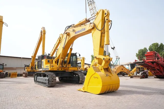 2019 Komatsu PC850-8R1 Track Excavator Front Right View