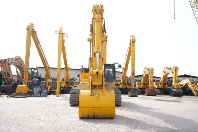 2019 Komatsu PC850-8R1 Track Excavator Front View