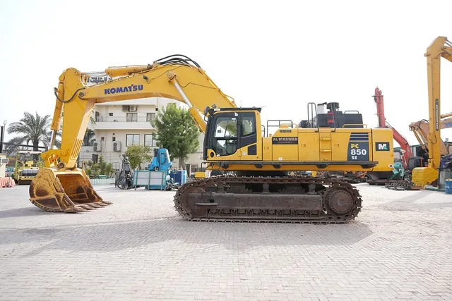 2019 Komatsu PC850-8R1 Track Excavator Left Side View
