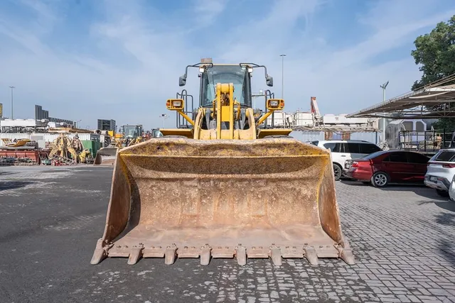2019 Komatsu WA500-6R Wheel Loader Front View