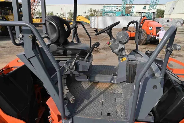 2020 Hamm HD99 Double Drum Roller Cabin View