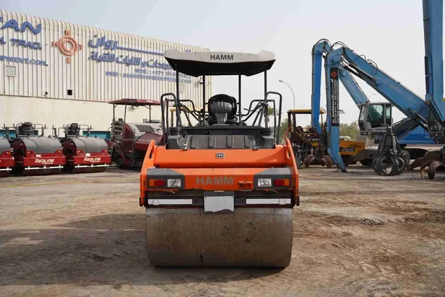 2020 Hamm HD99 Double Drum Roller Front View