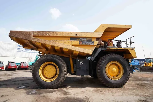 2020 Komatsu HD785-7 Rigid Dump Truck Right View - RD-0490