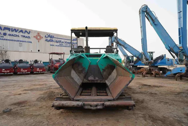 2020 Vögele 0763 Super 1400 Track Paver Front View - AS-0054