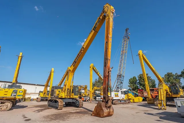 2020 Komatsu PC850-8R1 Long Boom Excavator Front Right View