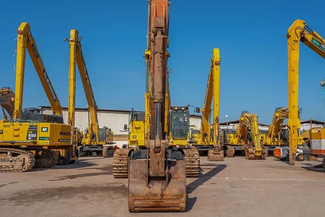 2020 Komatsu PC850-8R1 Long Boom Excavator Front View