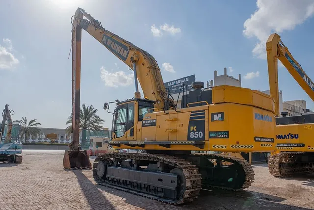 2020 Komatsu PC850-8R1 Long Boom Excavator Rear Left View