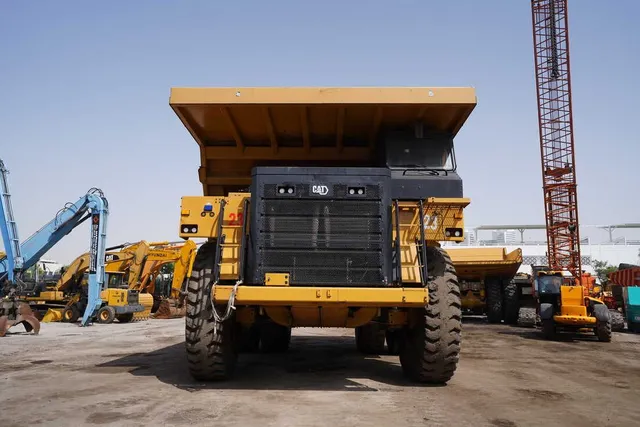 2021 Cat 777E Hauler Truck -Front view