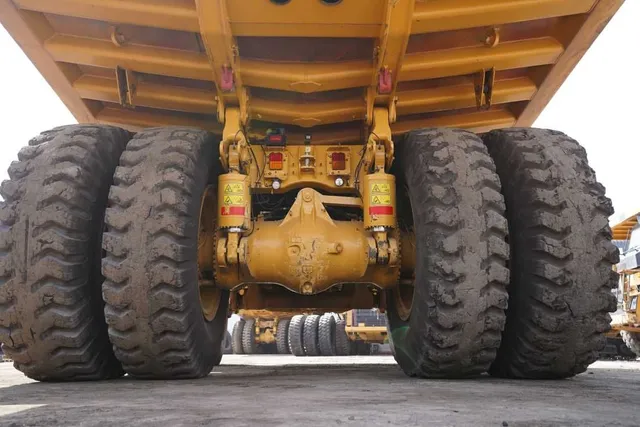 2021 Cat 777E Hauler Truck -Undercarriage view