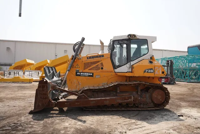 2021_liebherr_736_bulldozer_left_side_view