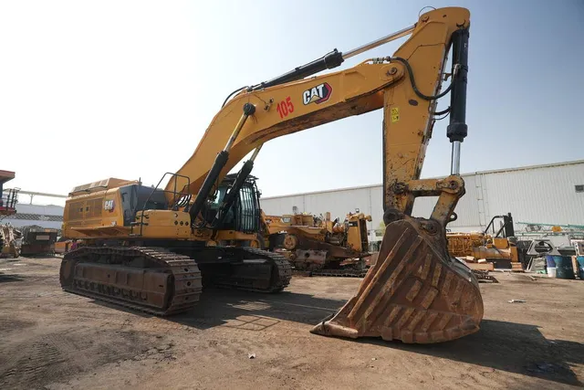 2022 Cat 395 Excavator Front Right View