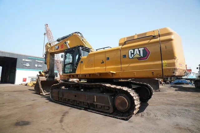 2022 Cat 395 Excavator Rear Left View