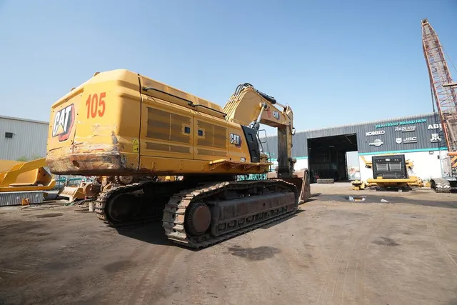 2022 Cat 395 Excavator Rear Right View