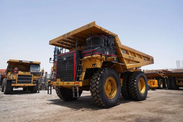 2022 Cat 777E Off-Road Dump Truck-Front-left-view