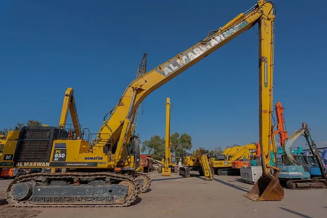 2023 Komatsu PC850-8R1 Long Boom Excavator Right Side View