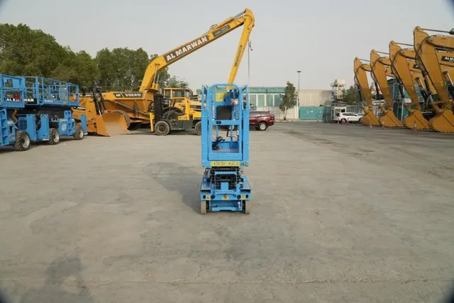 Sinoboom 0407SE Electric Scissor Lift Rear View