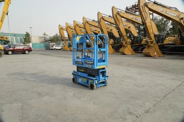 Sinoboom 0407SE Electric Scissor Lift Rear Left View