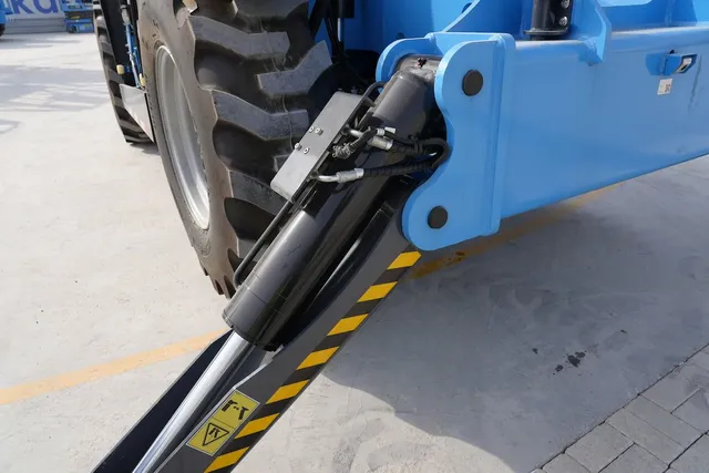 2025 Sinoboom TH45-18 Telehandler Stabilizer View